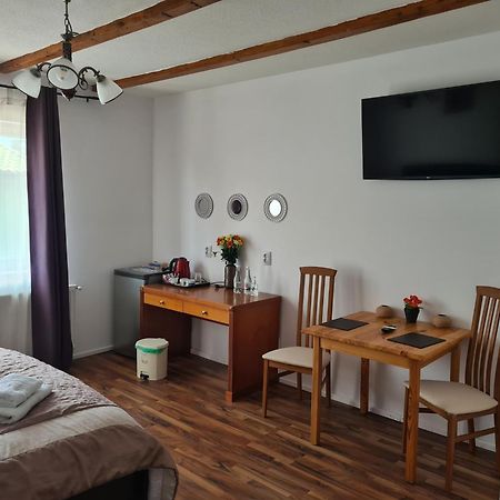 Luca'S Studio 3 ,Close To Therme Bucharest, Airport Otopeni Balotesti Room photo